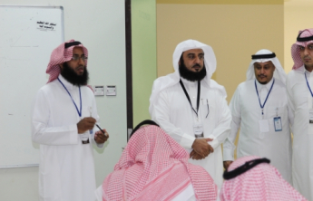 وكيل جامعة سلمان يتفقد اختبارات المتقدمين لوظائف بند الأجور والمستخدمين